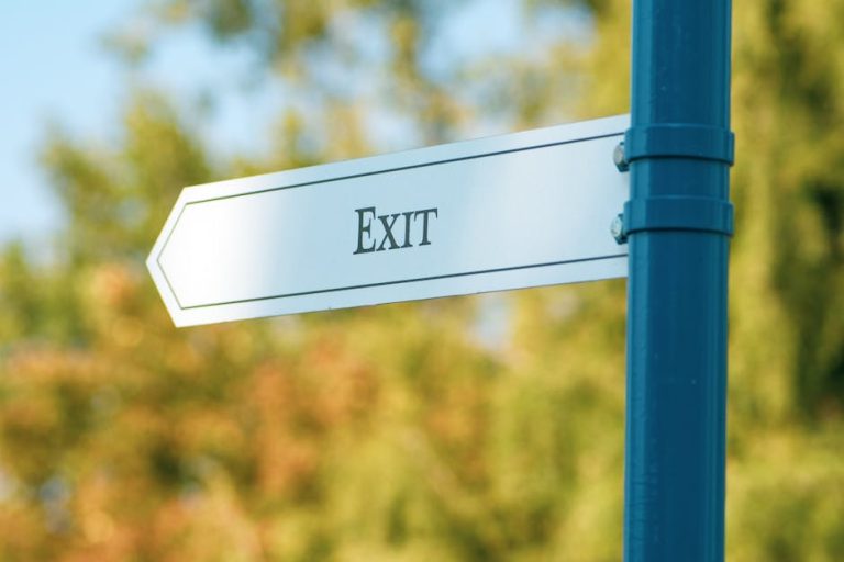 Exploring the World with a Tourist Guide: Your Key to Unforgettable Adventures